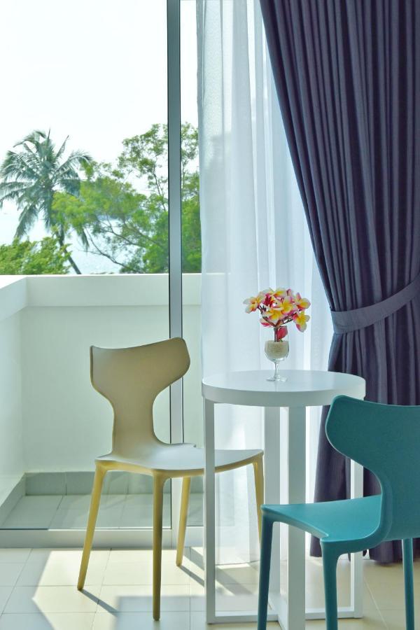 Avi Pangkor Beach Resort Kampong Pasir Bogak Eksteriør bilde
